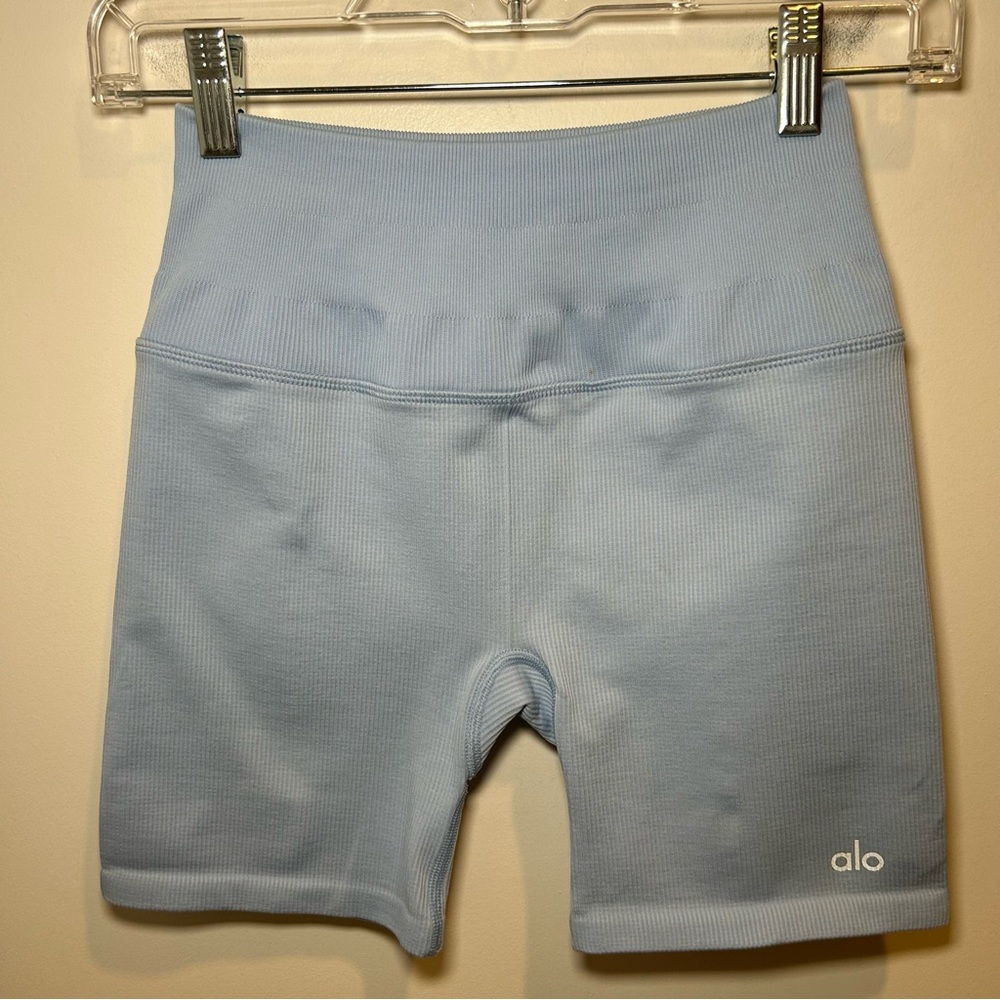 Alo Yoga Seamless Ribbed Favorite Short Light Blue Size Extra Small - Picture 3 of 13